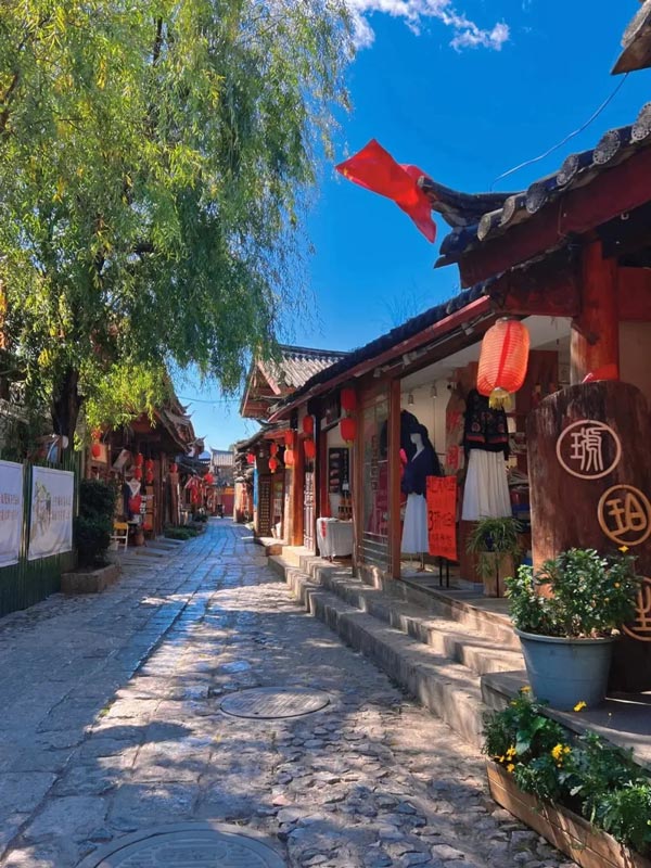 Yunnan Summer Travel Handbook: Dive Into Nature and Culture Magic