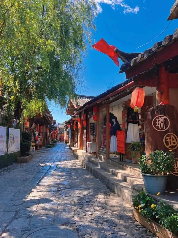 Yunnan Summer Travel Handbook: Dive Into Nature and Culture Magic