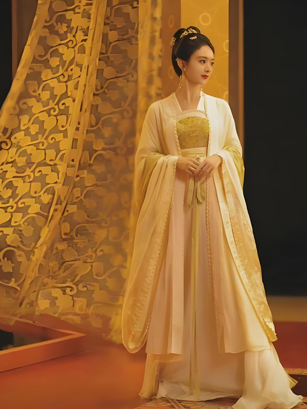 Zhao Liying in Tangzhuang: Hairstyle, Fabric, and Makeup Secrets