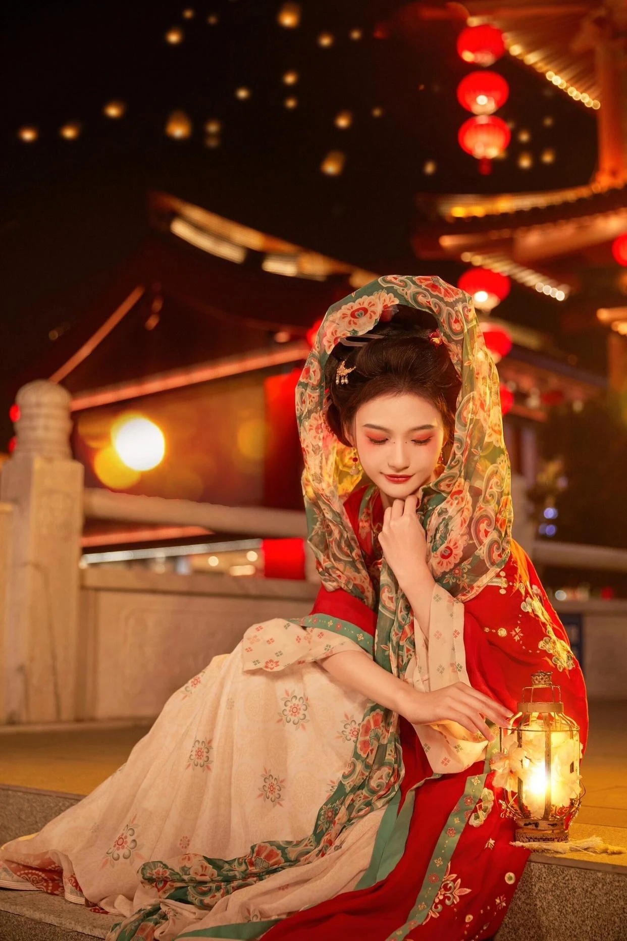 Luoyang Huafu Competition Brings Traditional Costume to Life