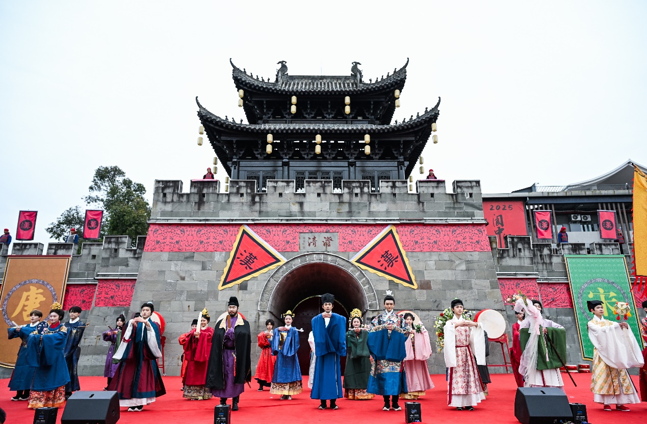 Langzhong Hanfu Festival: Explore the Ancient City