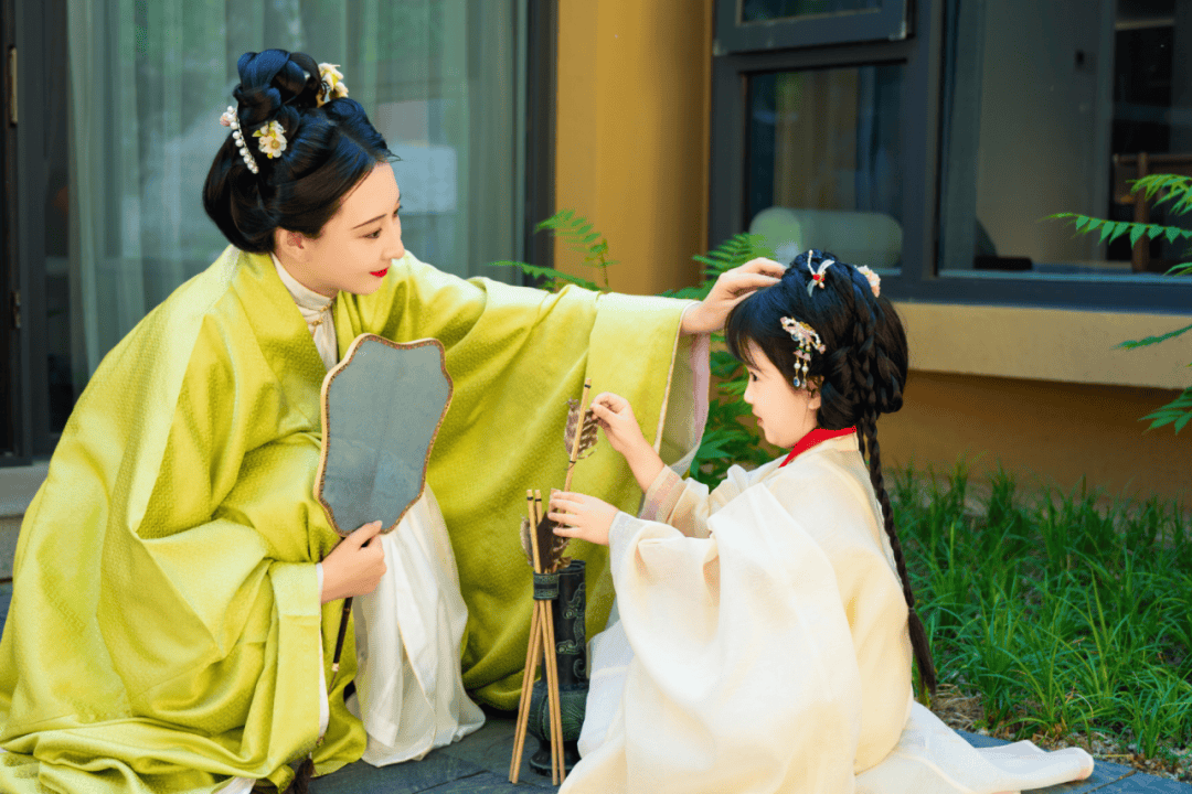 Beijing Kongmiao Hanfu Event Draws 720 Families 4
