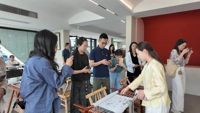 Suzhou Summer Shopping Month: Su Embroidery and Qipao Travel Routes