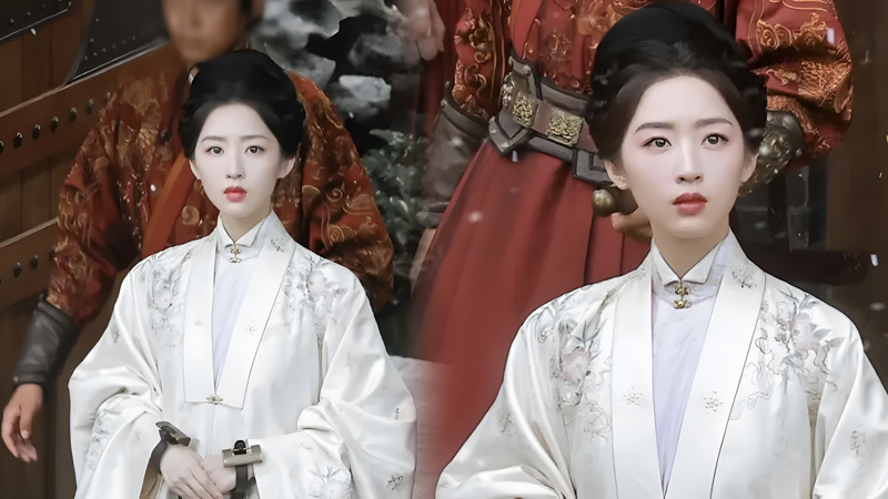 Deng Enxi's Ming-Era Hanfu in When the Flowers Bloom Radiate Poise