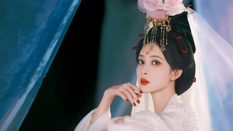 Floral Crowns in Chinese Drama: Who Wears It Best?