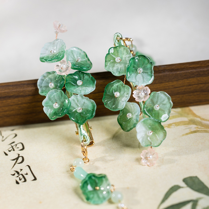 Hanfu-Hairpin-with-Lotus-Leaf-Tassel-Minimalist-Hair-Accessory-for-Cheongsam-1 Hanfu Hairpin with Lotus Leaf Tassel Minimalist Hair Accessory for Cheongsam