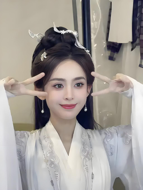 How Gulnazar's Genuine Smile is Shaping Stardom