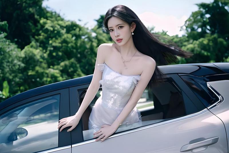 How Meng Ziyi Stole the Spotlight at a Wuling Car Launch