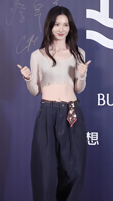 Jin Chen's Unplanned Red Carpet Stroll in Aranya