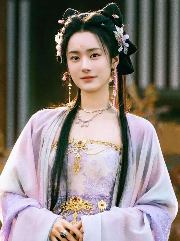 Moonlit Reunion: How It Defied Norms to Captivate China