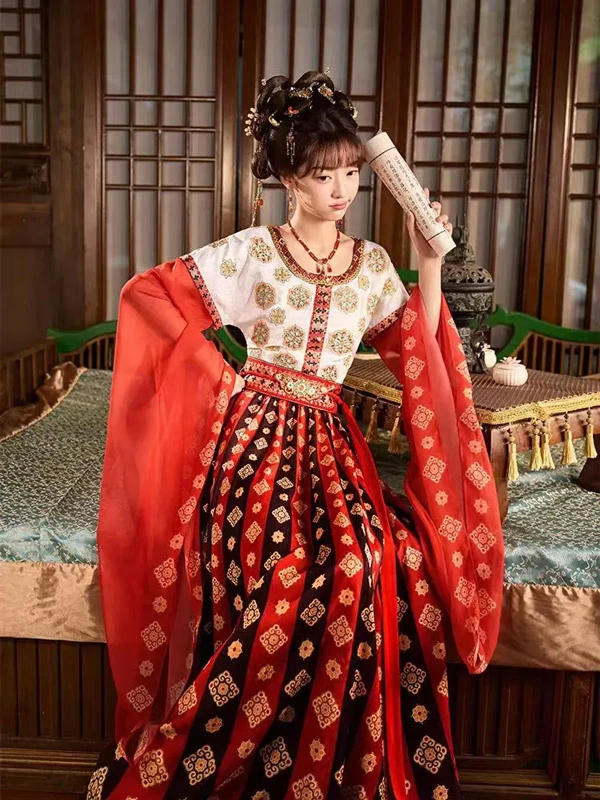 Tian Xiwei’s Chinese Styles in Moonlit Reunion