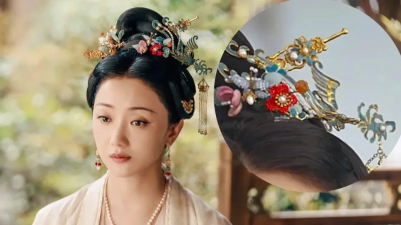 Wearing an Earpick Hairpin on Your Head?