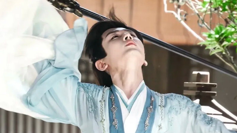 Why Do Ancient Costume Dramas Have Such Big Sleeves?