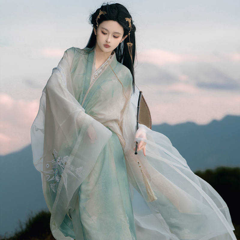Wuxia-Style-Zhiju-Long-Sleeved-Ethereal-Women-Autumn-Hanfu-Set-1 Wuxia-Style Zhiju Long-Sleeved Ethereal Women's Autumn Hanfu Set