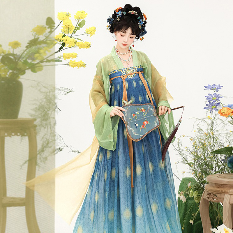 Autumn-Women-Hanfu-Set-in-Tang-Dynasty-Style-Qixiong-Shanqun-1 Celestial Grace 2
