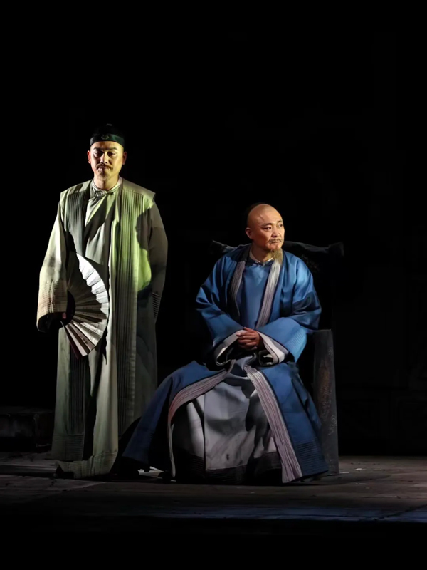 Can a 17th-Century Official's Integrity Still Captivate Modern Audiences?