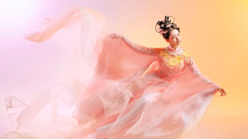 Dilraba's Mid-Autumn Look Takes Internet by Storm