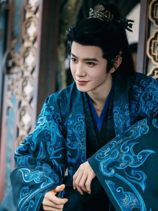 Fated Hearts: A Historical Drama Where Heroism and Love Dance Equally