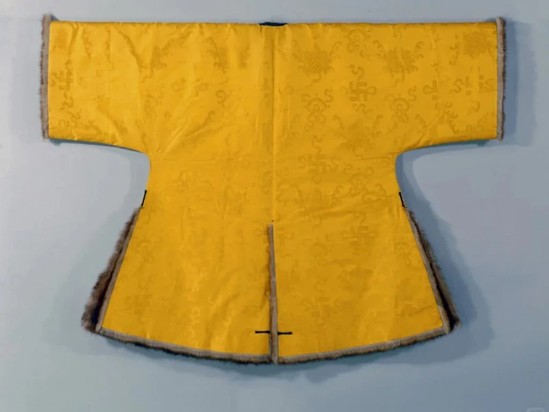 How Did Ancient Chinese Brave the Cold Winters in Style?
