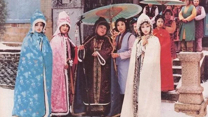 How Did Ancient Chinese Brave the Cold Winters in Style?