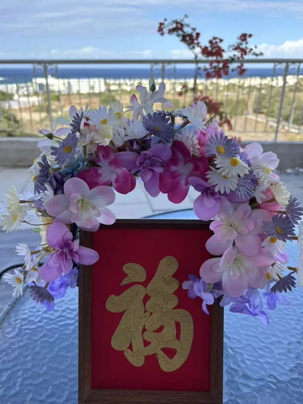 How Hairpin Flowers Bridge China’s Past and Present