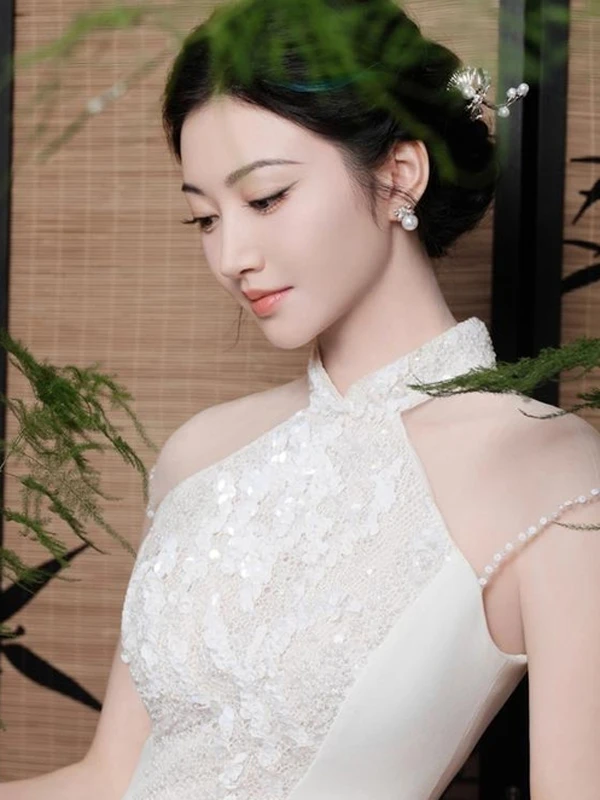 Jing Tian's White Qipao at Mid-Autumn