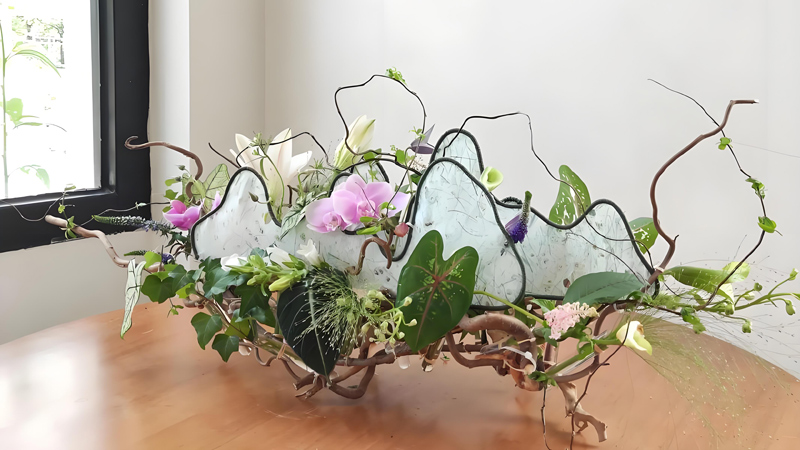 Learning the Art of Traditional Eastern 3D Floral Architecture