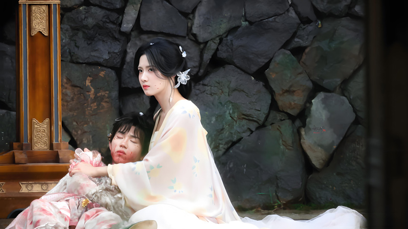 Love in the Clouds Pairs Cunning Leads And Poetic Detail