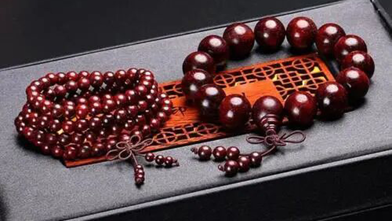 Secrets from The Bead Collecto: Unveiling Prayer Bead Patina