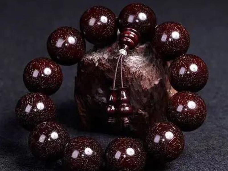 Secrets from The Bead Collecto: Unveiling Prayer Bead Patina