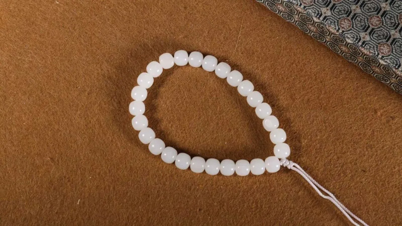 Smart Shopping Tips for Authentic Hetian Jade Bracelets