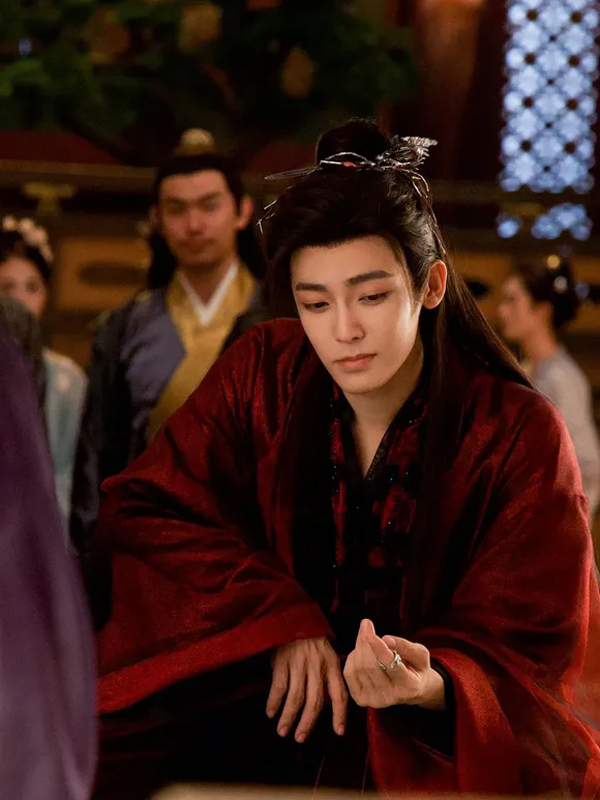 The Visual Splendor and Compelling Acting of Love in the Clouds