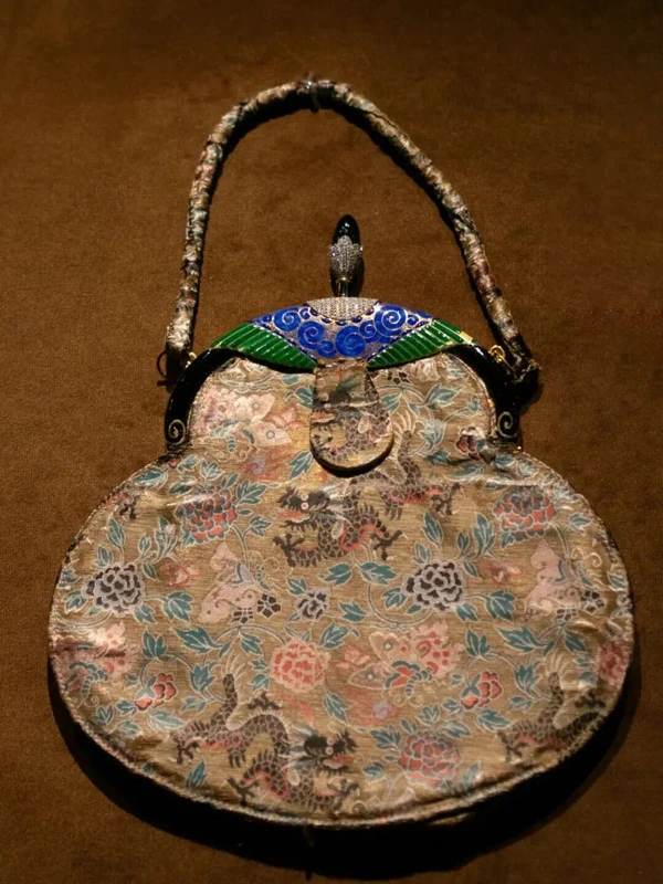 What Hidden Stories Do These 1920s Chinese Evening Bags Tell?