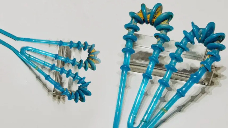 What Secrets Do Dong Jie's U-Pins Reveal About Ancient Chinese Fashion?