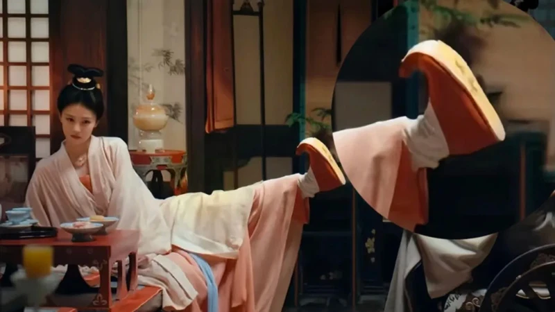 Why Are Shoe Tips Curved in Mo Li?