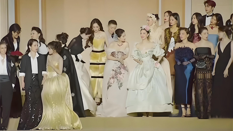 Celebrity Positioning and Fan Wei Battles in the Entertainment Industry