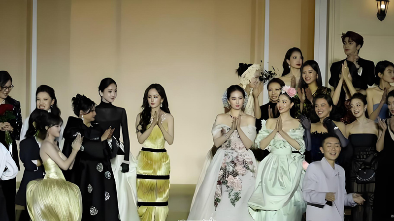 Celebrity Positioning and Fan Wei Battles in the Entertainment Industry