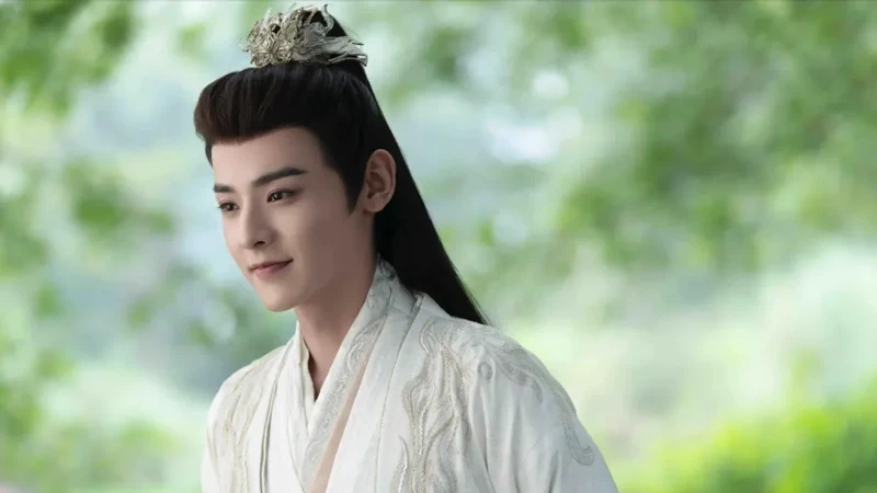 How Did Xiao Ruofeng's Noble Dreams Unravel in Blood River?