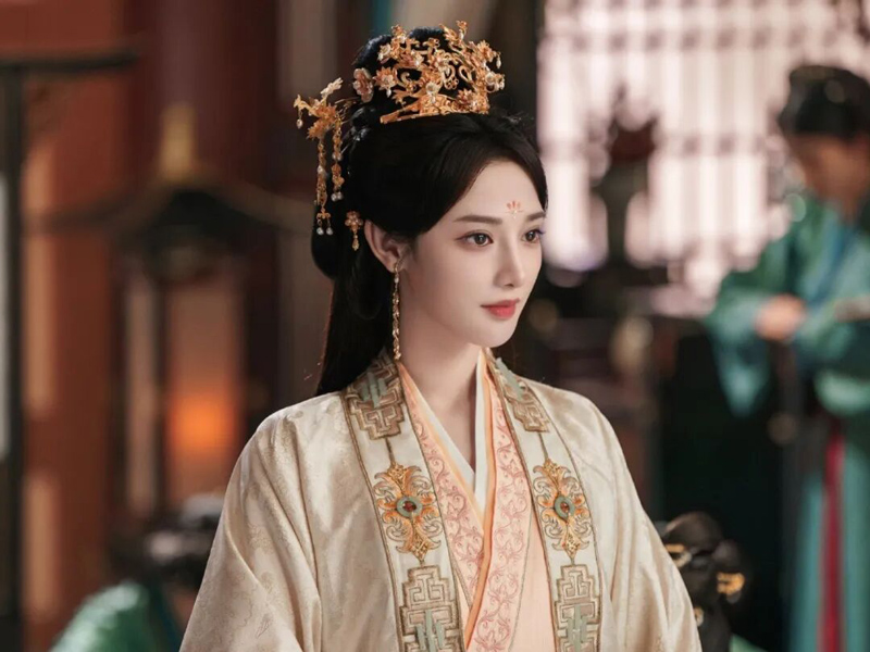 Ling Cangcang's Drunken Words Uncover Her True Feelings in Love & Crown