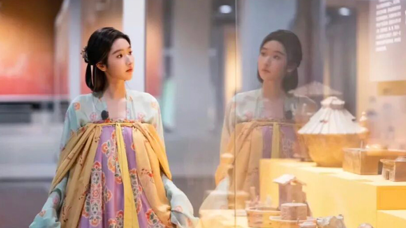 Reimagining Hanfu Through Wang Yuwen’s Viral Moment