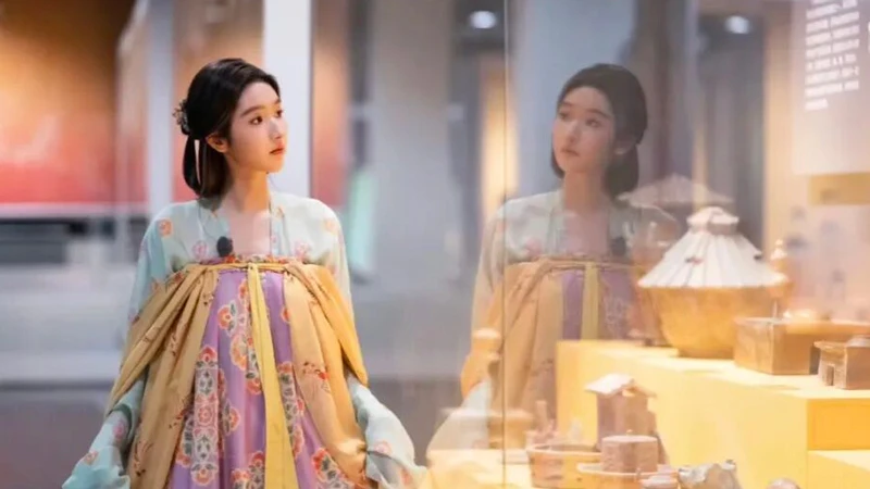 Reimagining Hanfu Through Wang Yuwen’s Viral Moment