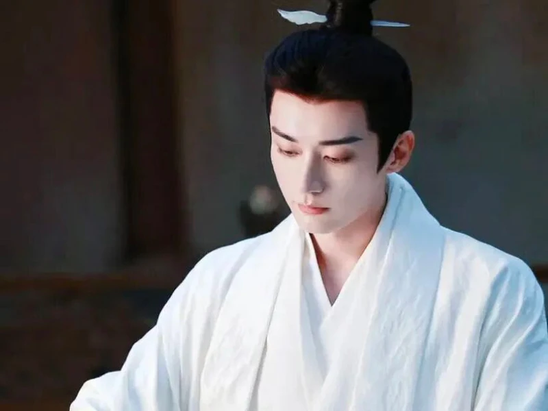 The Hidden Beauty of White in Traditional Chinese Attire