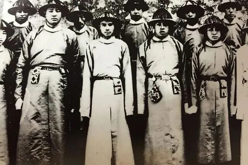 What Were the Must-Have Bags in Ancient Chinese Society?