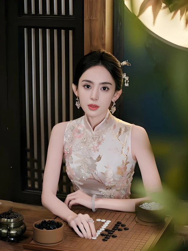 Why Is Gulnazar's Qipao Reviving 1920s Shanghai Glamour?