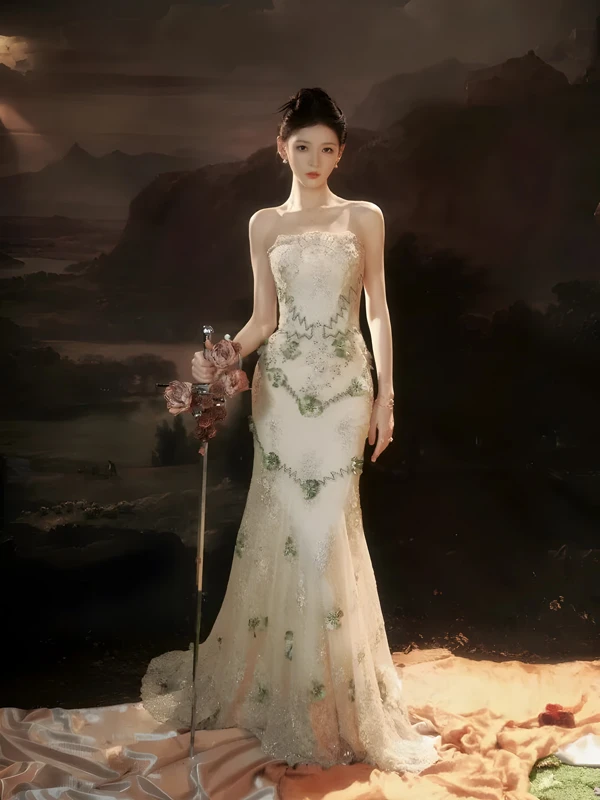 Can a Dress Capture an Entire Medieval Garden?