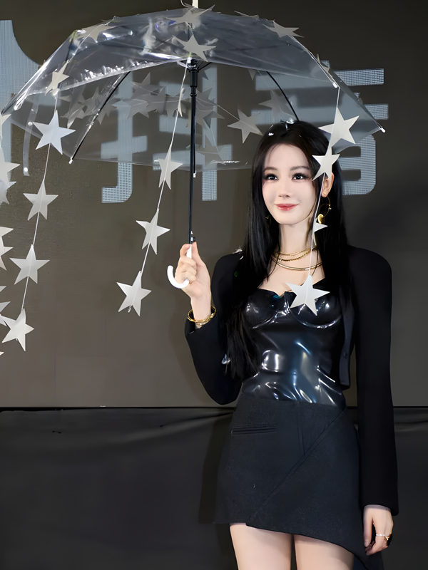 Dilraba’s All-Black Outfit Reshape Fashion Mastery