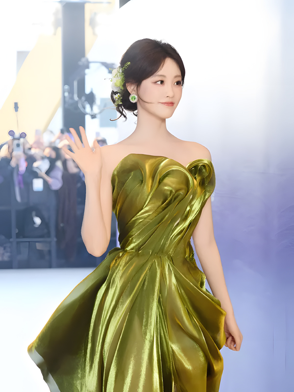 How Zhu Xudan Crafted a Fairy-Tale Red Carpet Look