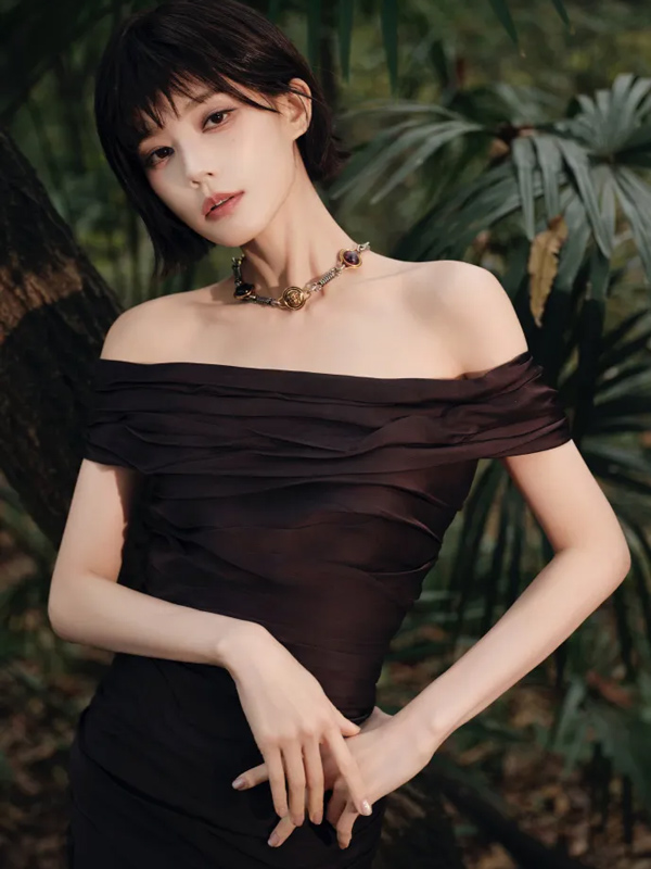 Li Yitong’s Bold Haircut Signals a Career Shift