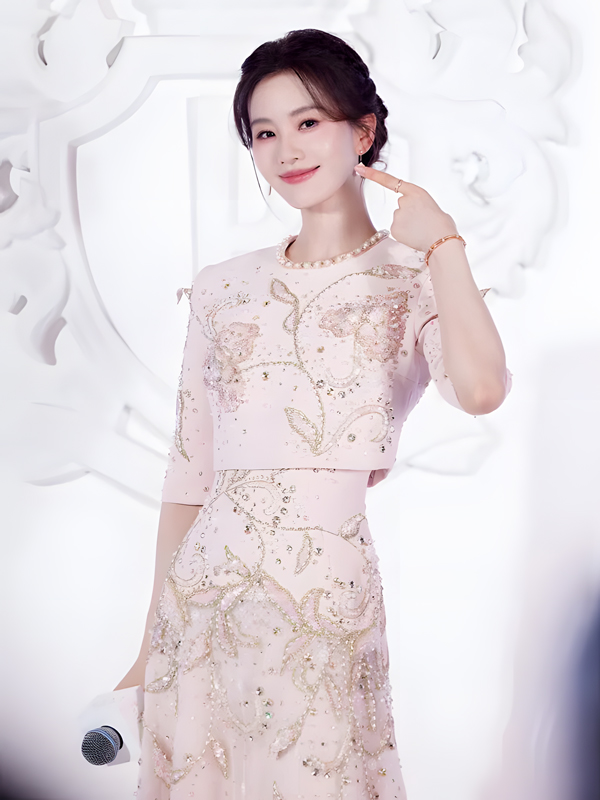 What Makes Liu Shishi’s Pink Tulle Gown a Modern Fairytale?