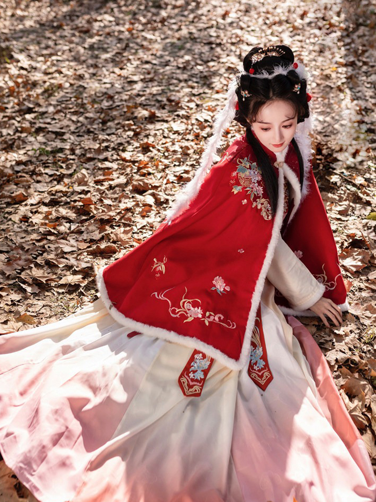 Women Winter Hanfu Short Cape Classic Red Coat